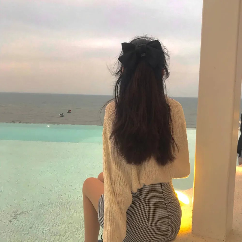 他很怪，他是我爸爸